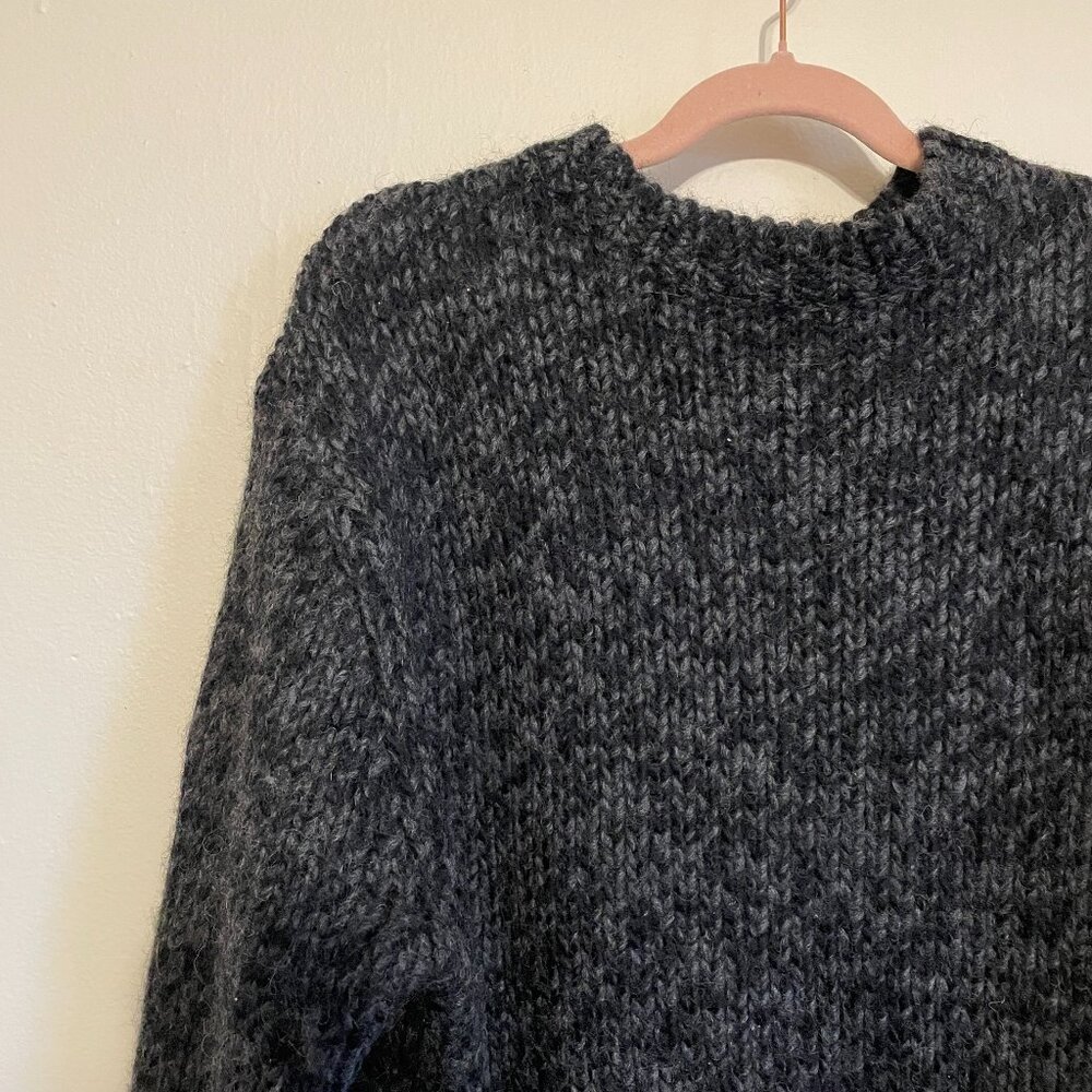driving force | Charcoal Gray 100% Wool Chunky Aran Knit Crewneck Sweater M